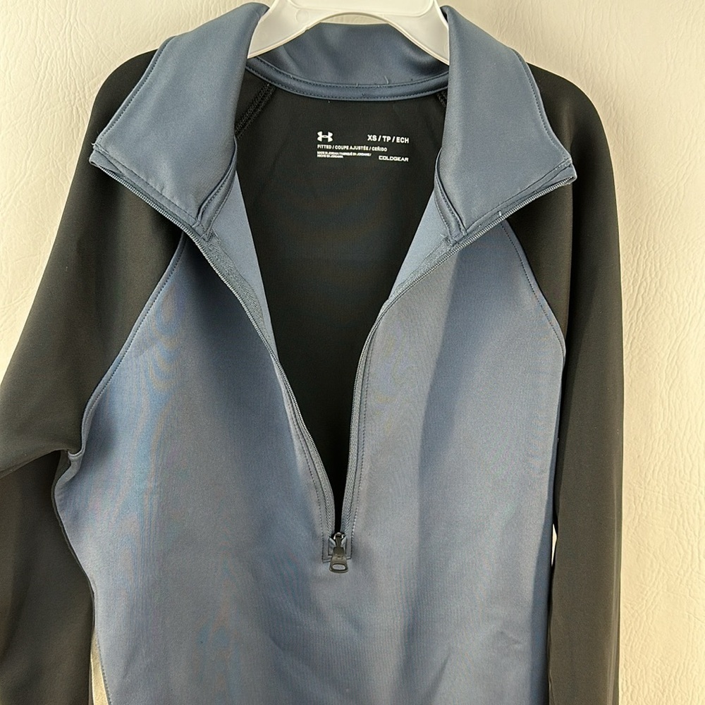 Under Armour Half Zip Pull Over Activewear Top, XS - Picture 9 of 11